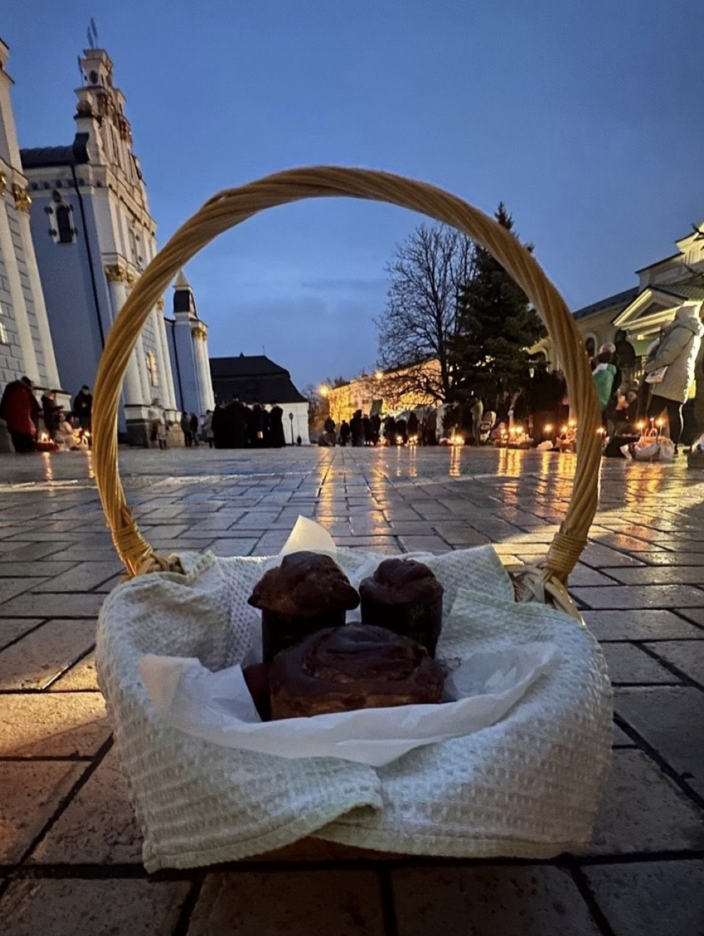 Як зірки святкують Великдень: теплі фото й побажання від Ребрик, Федишин і не тільки